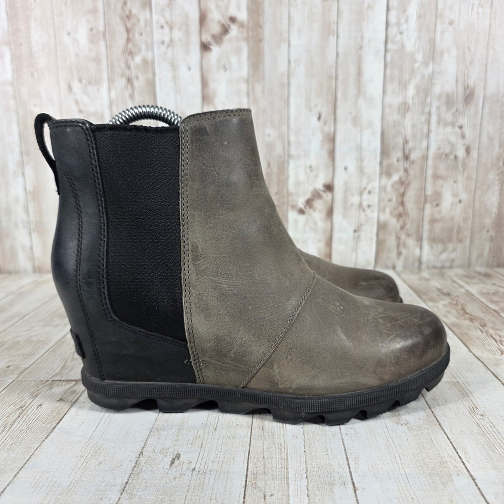 Sorel Wedgeโ Ankle Boots Women's Size 8.5 Taupe Black Leather Chelsea
